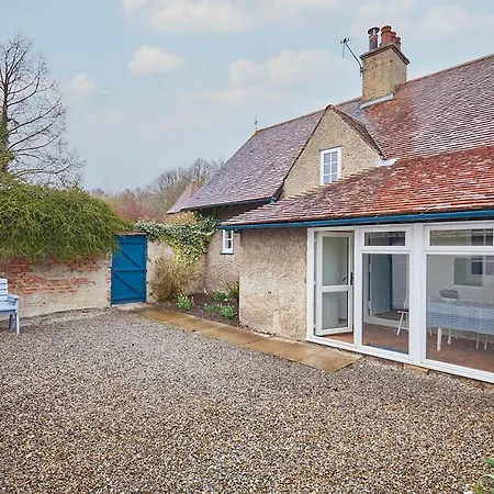 Host & - Gardeners Brafferton